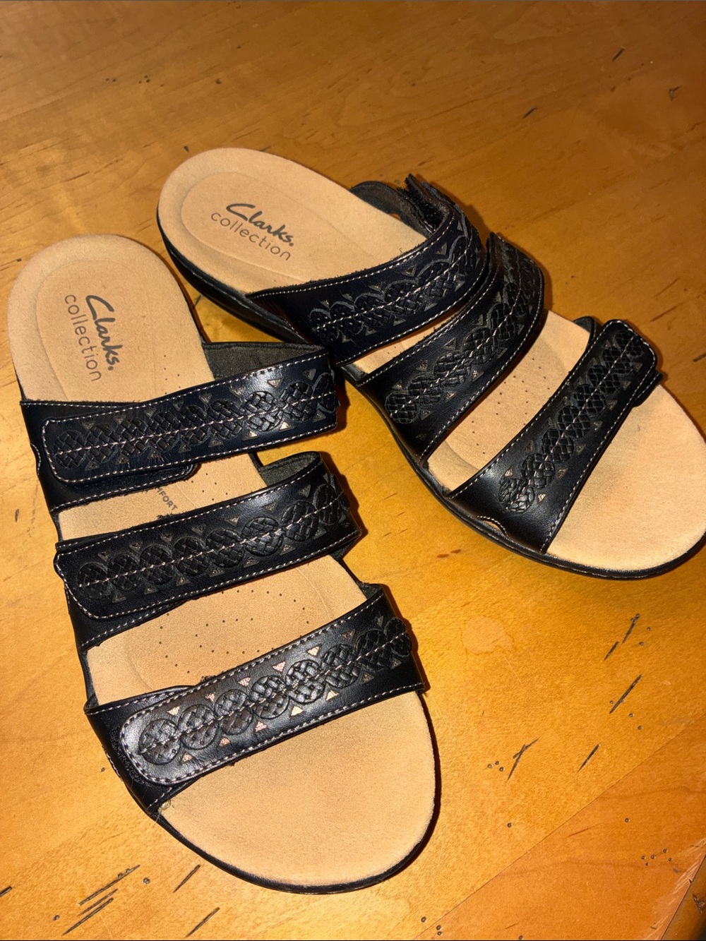CLARKS Collection (NWOT) Women’s Black Braided Velcro Strap Slide Sandals Size 8